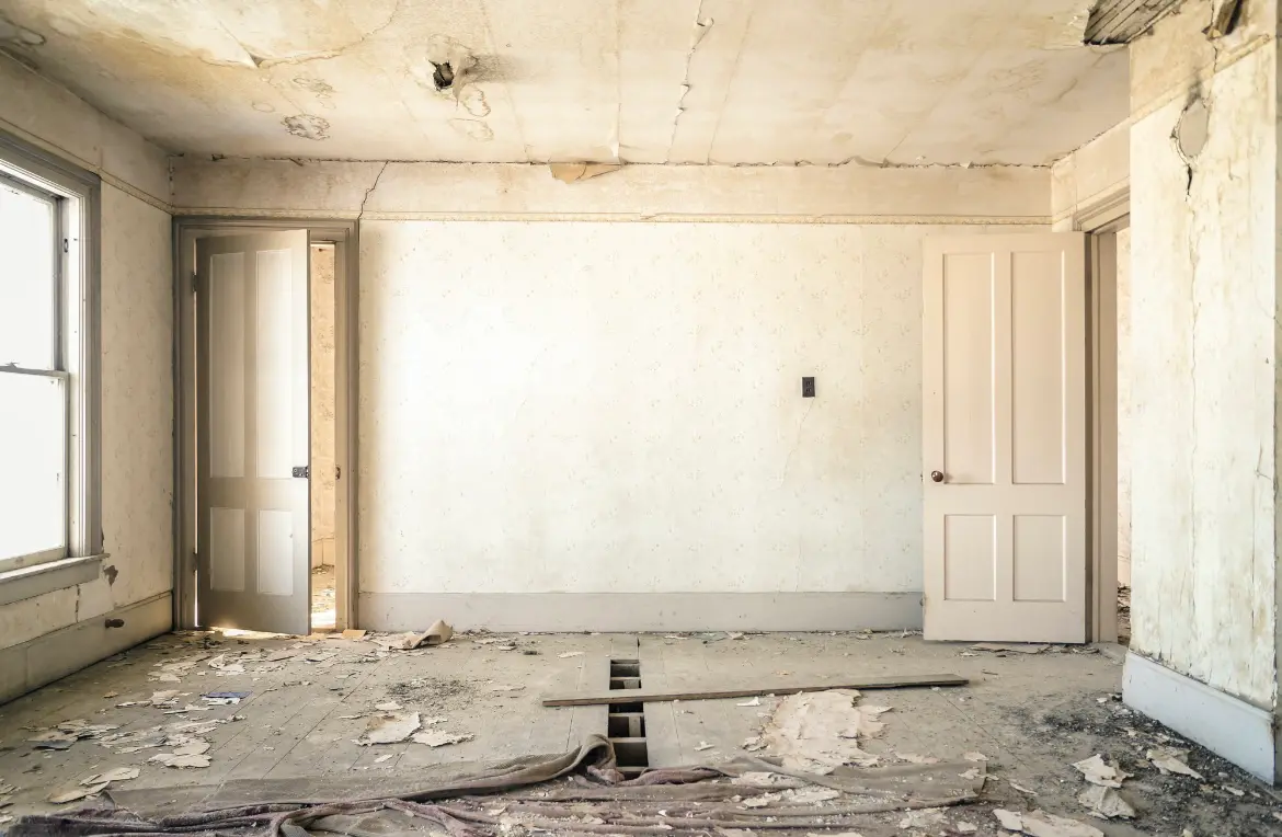 Waste disposal crew managing a cleanout project in Sangaree